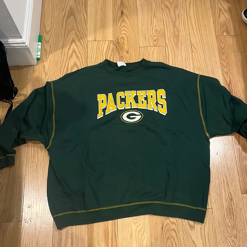 Oversized packers crewneck